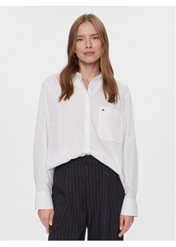 Tommy Hilfiger Koszula Essential WW0WW41410 Biały Regular Fit ze sklepu MODIVO w kategorii Koszule damskie - zdjęcie 181138566