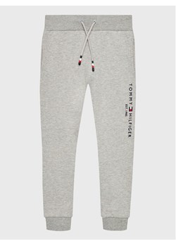 Tommy Hilfiger Spodnie dresowe Essential KS0KS00214 M Szary Regular Fit ze sklepu MODIVO w kategorii Spodnie chłopięce - zdjęcie 181139057