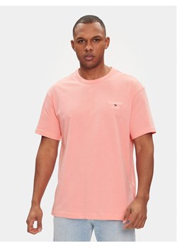Tommy Jeans T-Shirt DM0DM18872 Różowy Regular Fit ze sklepu MODIVO w kategorii T-shirty męskie - zdjęcie 181140436