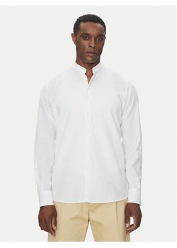KARL LAGERFELD Koszula 605035 552627 Biały Regular Fit ze sklepu MODIVO w kategorii Koszule męskie - zdjęcie 181141005