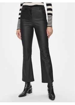 Vero Moda Spodnie z imitacji skóry 10300232 Czarny Flared Fit - id: 0000302986088 - marki Vero Moda - 181142728 Vero Moda Spodnie z imitacji skóry 10300232 Czarny Flared Fit ze sklepu MODIVO w kategorii Spodnie damskie - zdjęcie 181142728