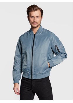 Calvin Klein Kurtka bomber Hero K10K109907 Niebieski Relaxed Fit ze sklepu MODIVO w kategorii Kurtki męskie - zdjęcie 181142758
