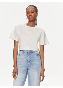 Calvin Klein T-Shirt Micro Logo K20K206629 Écru Regular Fit ze sklepu MODIVO w kategorii Bluzki damskie - zdjęcie 181142798