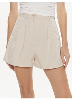 Tommy Jeans Szorty materiałowe Claire DW0DW17775 Beżowy Regular Fit ze sklepu MODIVO w kategorii Szorty - zdjęcie 181143518