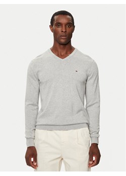 Tommy Hilfiger Sweter MW0MW14745 Szary Regular Fit ze sklepu MODIVO w kategorii Swetry męskie - zdjęcie 181144366