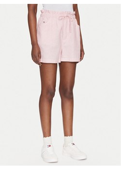 Tommy Jeans Szorty materiałowe DW0DW20360 Różowy Regular Fit ze sklepu MODIVO w kategorii Szorty - zdjęcie 181145235