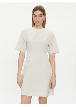 Calvin Klein Jeans Sukienka letnia J20J223425 Écru Regular Fit ze sklepu MODIVO w kategorii Sukienki - zdjęcie 181147126