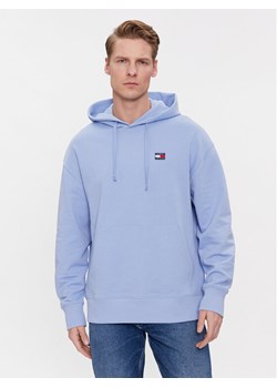 Tommy Jeans Bluza DM0DM16369 Niebieski Relaxed Fit ze sklepu MODIVO w kategorii Bluzy męskie - zdjęcie 181148396