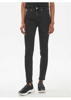 Calvin Klein Jeans Jeansy J20J223632 Czarny Skinny Fit ze sklepu MODIVO w kategorii Jeansy damskie - zdjęcie 181148849