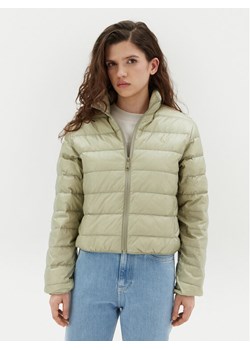 Calvin Klein Jeans Kurtka puchowa J20J224698 Beżowy Regular Fit ze sklepu MODIVO w kategorii Kurtki damskie - zdjęcie 181149377