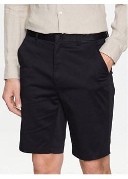 Calvin Klein Szorty materiałowe K10K111787 Czarny Regular Fit ze sklepu MODIVO w kategorii Spodenki męskie - zdjęcie 181150047