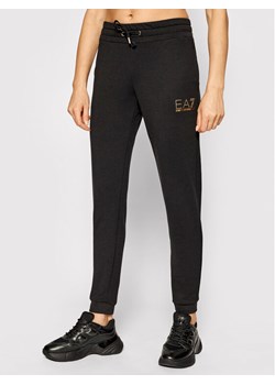 EA7 Emporio Armani Spodnie dresowe 8NTP66 TJ9RZ 1200 Czarny Regular Fit ze sklepu MODIVO w kategorii Spodnie damskie - zdjęcie 181150616