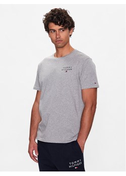 Tommy Hilfiger T-Shirt UM0UM02916 Szary Regular Fit ze sklepu MODIVO w kategorii T-shirty męskie - zdjęcie 181150836