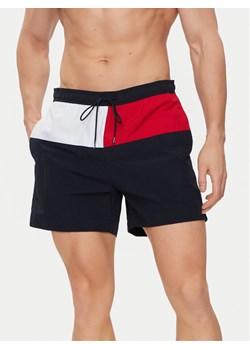 Tommy Hilfiger Szorty kąpielowe UM0UM03259 Granatowy Regular Fit ze sklepu MODIVO w kategorii Kąpielówki - zdjęcie 181151826