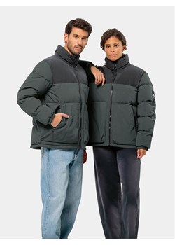 Jack Wolfskin Kurtka puchowa Dellbrueck Jkt 1207561 Zielony Regular Fit ze sklepu MODIVO w kategorii Kurtki damskie - zdjęcie 181152745