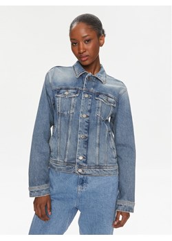 Tommy Jeans Kurtka jeansowa DW0DW16994 Niebieski Regular Fit ze sklepu MODIVO w kategorii Kurtki damskie - zdjęcie 181152759