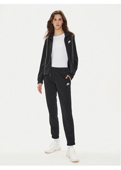 Nike Dres DD5860 Czarny Regular Fit ze sklepu MODIVO w kategorii Dresy damskie - zdjęcie 181152937