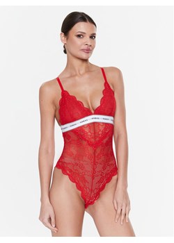 Guess Body Belle O2BM00 KBBT0 Czerwony ze sklepu MODIVO w kategorii Body damskie - zdjęcie 181152945