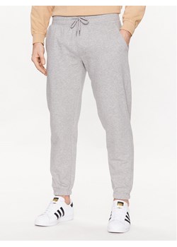 Redefined Rebel Spodnie dresowe 226020 Szary Regular Fit ze sklepu MODIVO w kategorii Spodnie męskie - zdjęcie 181153576