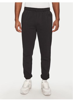 Gap Spodnie dresowe 500382-47 Szary Regular Fit ze sklepu MODIVO w kategorii Spodnie męskie - zdjęcie 181153579
