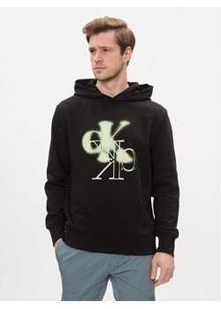 Calvin Klein Jeans Bluza Mirrored Ck Logo Hoodie J30J324630 Czarny Regular Fit ze sklepu MODIVO w kategorii Bluzy męskie - zdjęcie 181153667