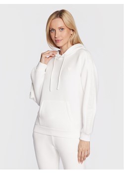Guess Bluza Brenda V2YQ18 K7UW2 Biały Regular Fit ze sklepu MODIVO w kategorii Bluzy damskie - zdjęcie 181154156