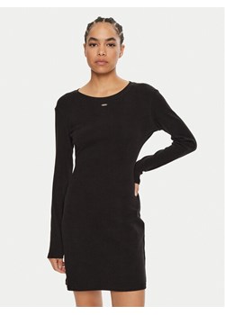 Guess Sukienka dzianinowa O4BK02 KCHZ2 Czarny Regular Fit ze sklepu MODIVO w kategorii Sukienki - zdjęcie 181154458