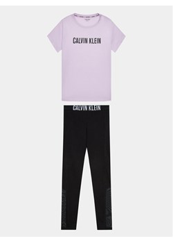 Calvin Klein Underwear Piżama G80G800630 Różowy Regular Fit ze sklepu MODIVO w kategorii Piżamy dziecięce - zdjęcie 181154639