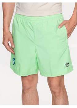 adidas Szorty sportowe Happy Earth HI2964 Zielony Regular Fit ze sklepu MODIVO w kategorii Spodenki męskie - zdjęcie 181155668