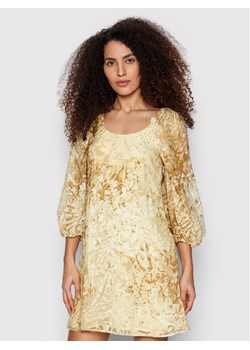 Sisley Sukienka koktajlowa 49O6LV00H Beżowy Regular Fit ze sklepu MODIVO w kategorii Sukienki - zdjęcie 181156779