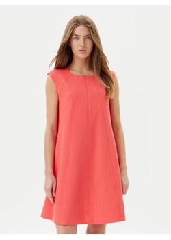 DKNY Sukienka codzienna DD5N1H63 Koralowy Regular Fit ze sklepu MODIVO w kategorii Sukienki - zdjęcie 181157257