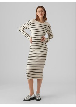 Vero Moda Sukienka dzianinowa Gold 10290663 Écru Slim Fit ze sklepu MODIVO w kategorii Sukienki - zdjęcie 181157509