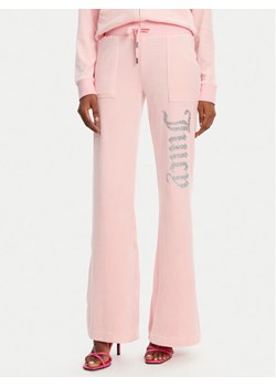 Juicy Couture Spodnie dresowe Layla JCBBJ125806 Różowy Regular Fit ze sklepu MODIVO w kategorii Spodnie damskie - zdjęcie 181158446