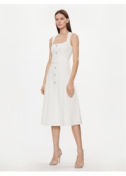 Nissa Sukienka koktajlowa RC14788 Biały Slim Fit ze sklepu MODIVO w kategorii Sukienki - zdjęcie 181159088
