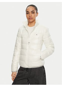Tommy Jeans Kurtka zimowa Essential DW0DW19312 Écru Regular Fit ze sklepu MODIVO w kategorii Kurtki damskie - zdjęcie 181160009