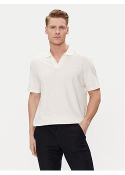 Calvin Klein Polo K10K112959 Écru Regular Fit ze sklepu MODIVO w kategorii T-shirty męskie - zdjęcie 181160077