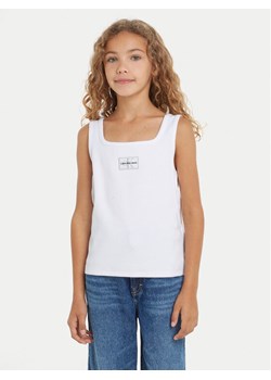 Calvin Klein Jeans Top Badge IG0IG02440 Biały Regular Fit ze sklepu MODIVO w kategorii Bluzki dziewczęce - zdjęcie 181160587