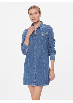 Tommy Jeans Sukienka jeansowa Aline Ls Dress Ah5032 Ext DW0DW17542 Niebieski Regular Fit ze sklepu MODIVO w kategorii Sukienki - zdjęcie 181160799
