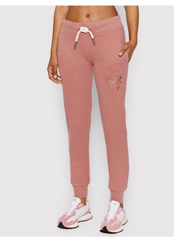 Superdry Spodnie dresowe Script Style W7010615A Różowy Regular Fit ze sklepu MODIVO w kategorii Spodnie damskie - zdjęcie 181160988