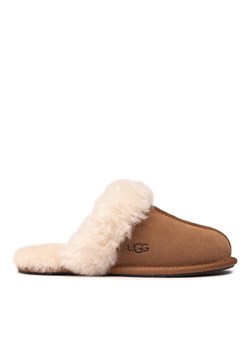 Ugg Kapcie W Scuffette II 1106872 Brązowy ze sklepu MODIVO w kategorii Kapcie damskie - zdjęcie 181162176
