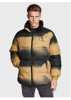 Calvin Klein Jeans Kurtka zimowa J30J321970 Beżowy Oversize ze sklepu MODIVO w kategorii Kurtki męskie - zdjęcie 181164679