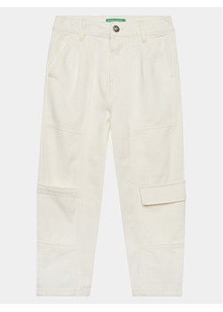 United Colors Of Benetton Spodnie materiałowe 42C2CF02X Écru Regular Fit ze sklepu MODIVO w kategorii Spodnie dziewczęce - zdjęcie 181165167