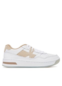 Under Armour Sneakersy UA W Court 96 Suede 3028766 Biały ze sklepu MODIVO w kategorii Buty sportowe damskie - zdjęcie 181165245