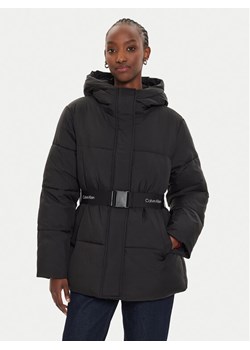 Calvin Klein Jeans Kurtka zimowa J20J224107 Czarny Relaxed Fit ze sklepu MODIVO w kategorii Kurtki damskie - zdjęcie 181165678