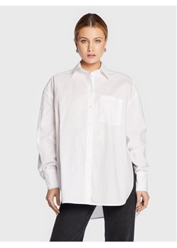 Remain Koszula Naja RM1540 Biały Oversize ze sklepu MODIVO w kategorii Koszule damskie - zdjęcie 181166685