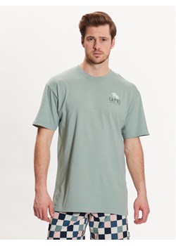 Vans T-Shirt Sunset Dual Palm Vintage VN0006CH Zielony Regular Fit ze sklepu MODIVO w kategorii T-shirty męskie - zdjęcie 181166827