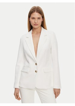 Guess Marynarka W5GN59 WH9Y2 Biały Regular Fit ze sklepu MODIVO w kategorii Marynarki damskie - zdjęcie 181167365