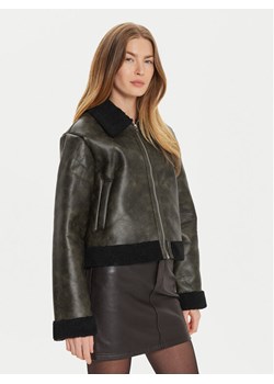 Pieces Kurtka z imitacji skóry Pippi 17154704 Brązowy Regular Fit ze sklepu MODIVO w kategorii Kurtki damskie - zdjęcie 181167539