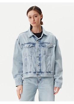 Calvin Klein Jeans Kurtka jeansowa J20J225186 Niebieski Boxy Fit ze sklepu MODIVO w kategorii Kurtki damskie - zdjęcie 181167626