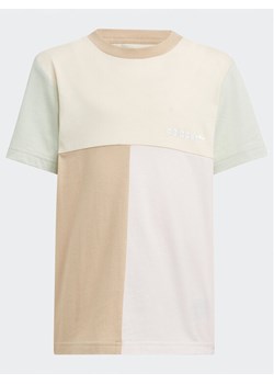 adidas T-Shirt Colourblock T-Shirt HK9819 Beżowy Regular Fit ze sklepu MODIVO w kategorii T-shirty chłopięce - zdjęcie 181167979